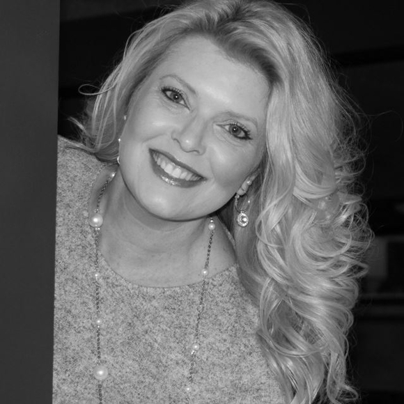 Meet your Posher, Leigh - Picture 1 of 1